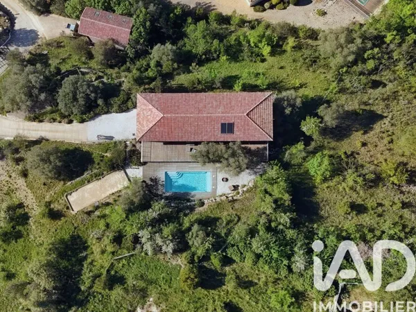 Maison 6 pièces 271 m²