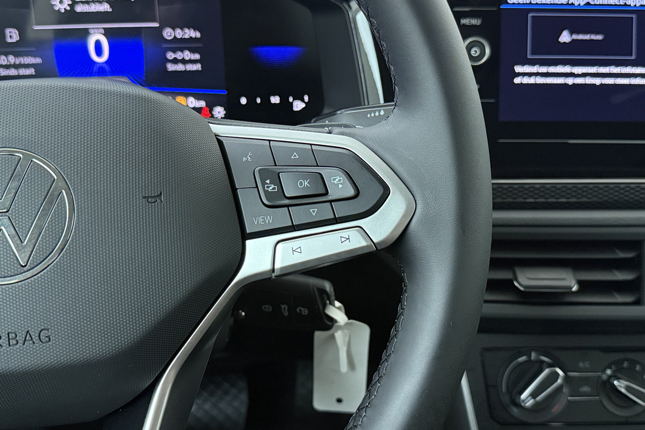 Volkswagen TAIGO — photo 16