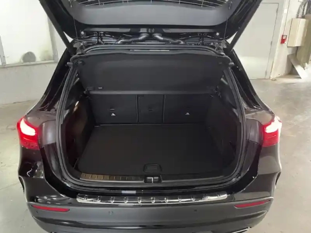 Mercedes Gla 200 d amg line — photo 10
