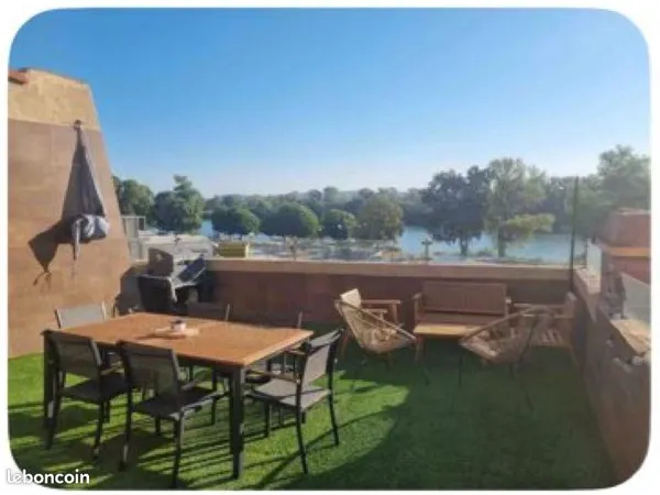 T3 lumineux de 60 m² rénové et meublé - Immense terrasse de 40 m² sans vis-à-vis - Dernier étage