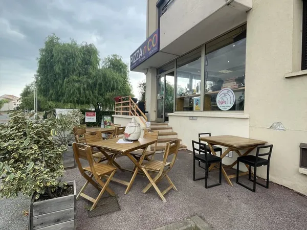 Fréjus Cote d'Azur une belle affaire de Pizzeria.....