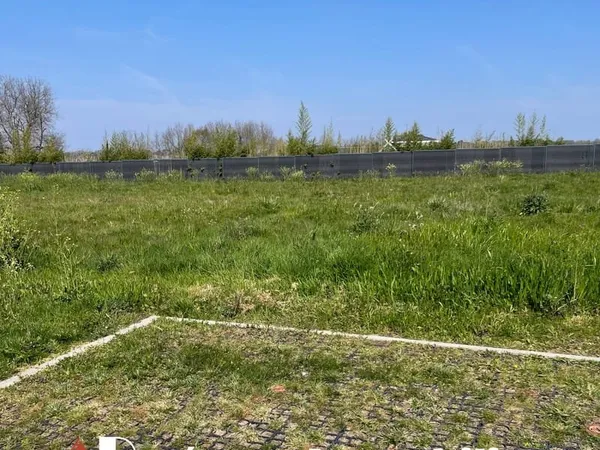 TERRAIN A BATIR 750M2 - SUR COTEAUX - PLAT- VIABILISE