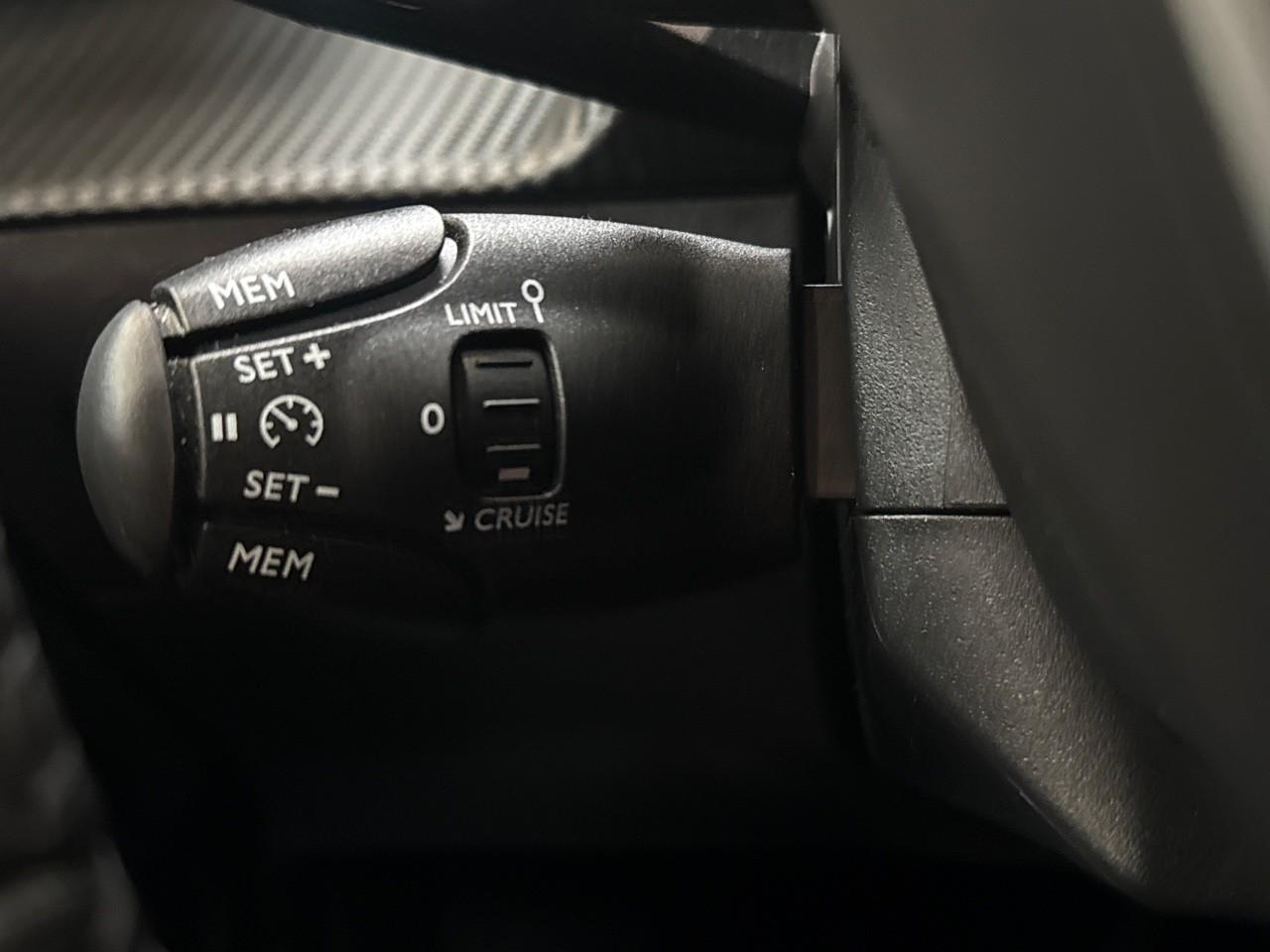 Peugeot 2008 1.2 puretech 130ch s&s allure eat8 — photo 25