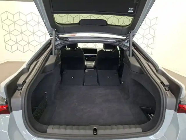 Bmw I4 edrive40 — photo 16
