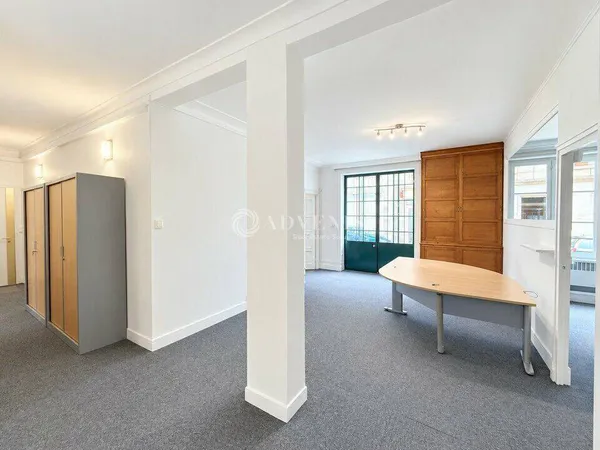Bureau 105 m²