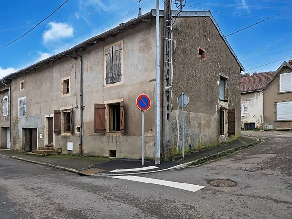 Immeuble à rénover à Marbache. Fort potentiel locatif et division possible avec combles aménageables