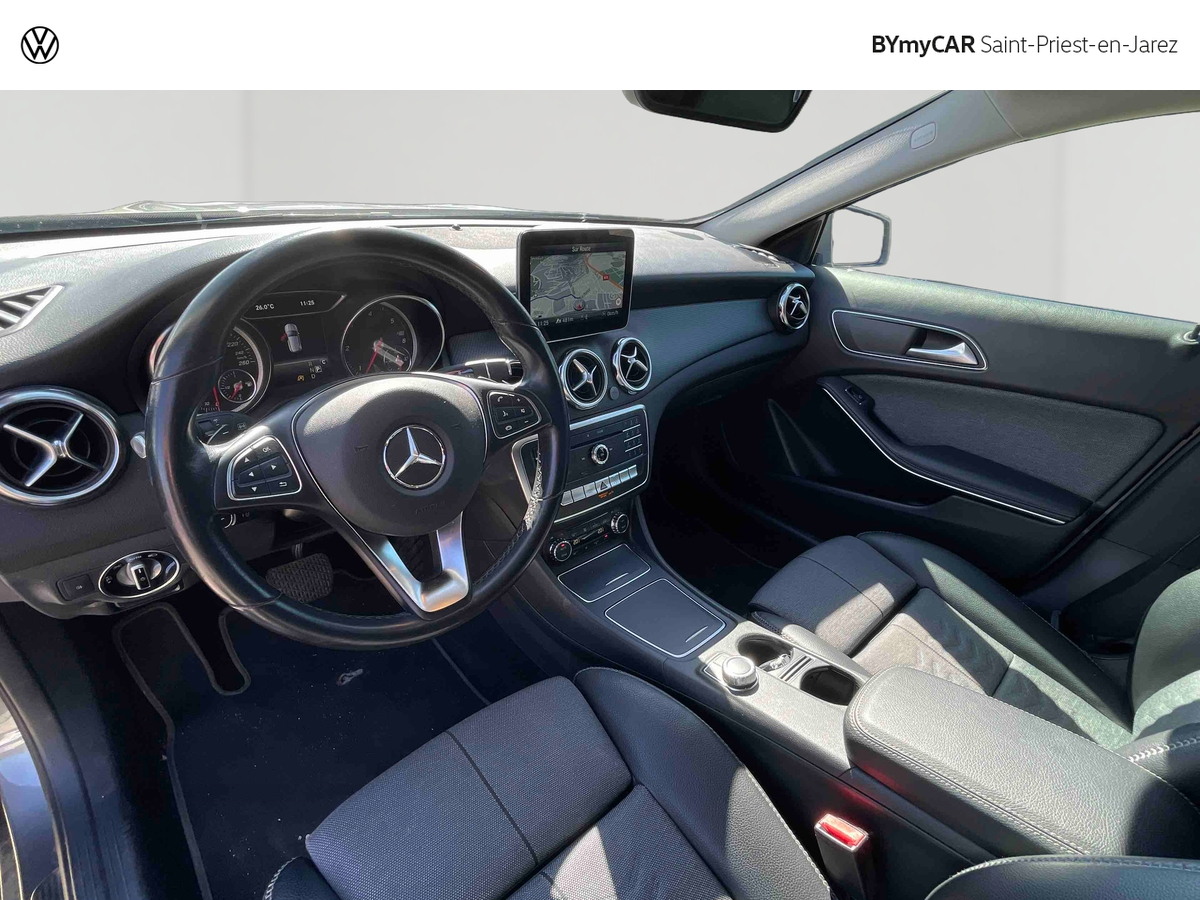 Mercedes GLA 200 d 7-G DCT — photo 9