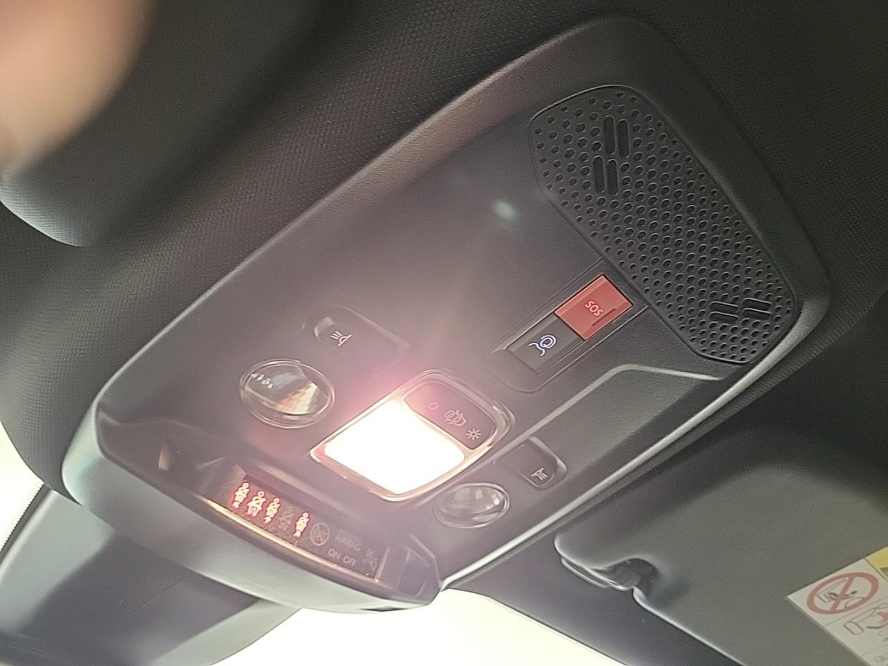 Peugeot 2008 hybrid 145 e-dcs6 style — photo 24