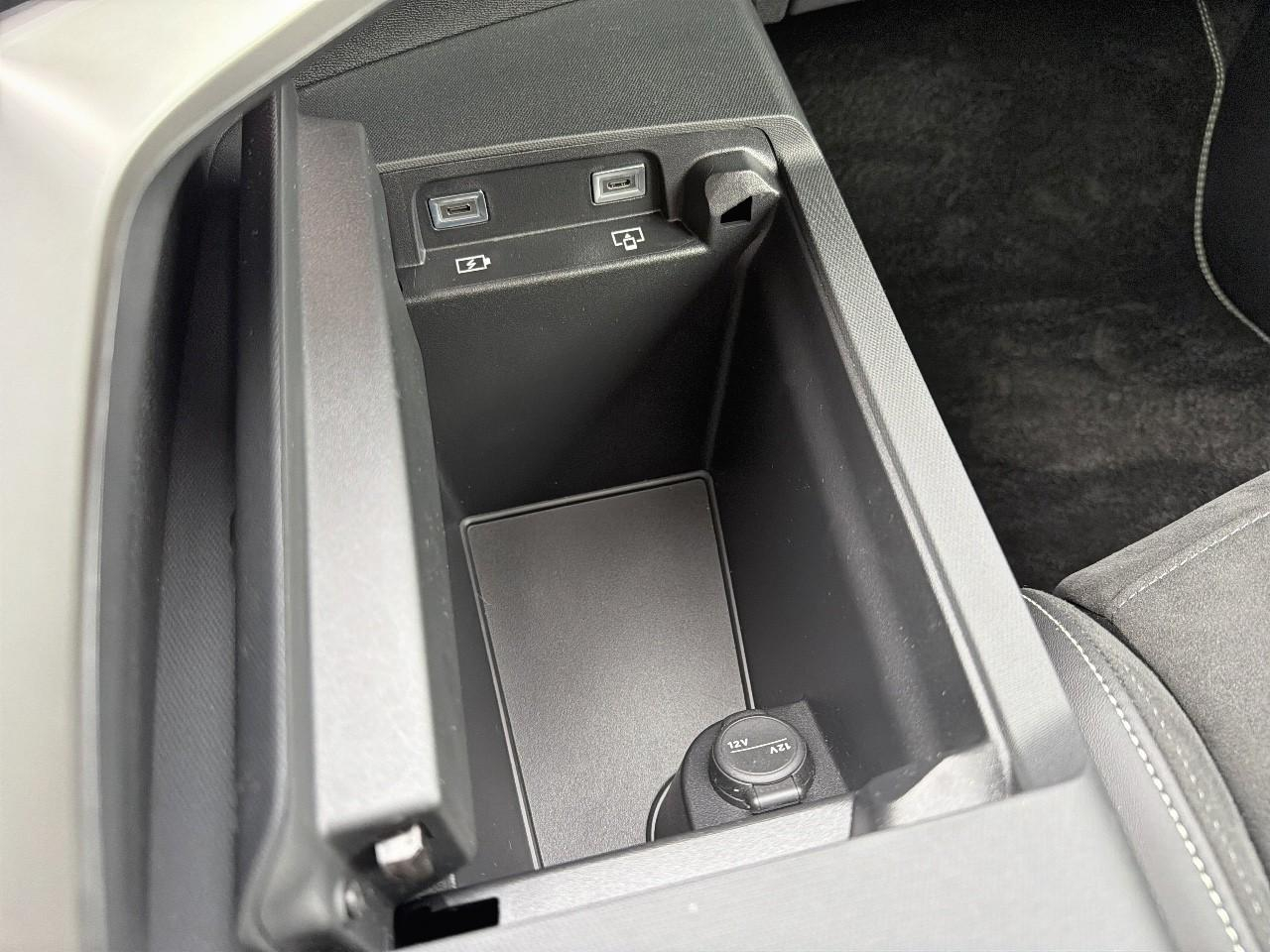 Peugeot 3008 hybrid 145 e-dcs6 gt — photo 14