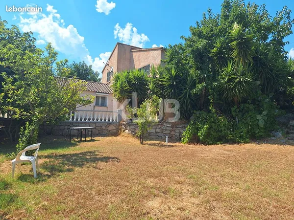 Terrain 4500 m²