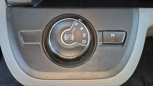 Peugeot Expert Fourgon 2.0 BlueHDi 177 EAT6 - Premium Pack – 2017 – 143631 km – Diesel – Boîte Automatique — photo 8