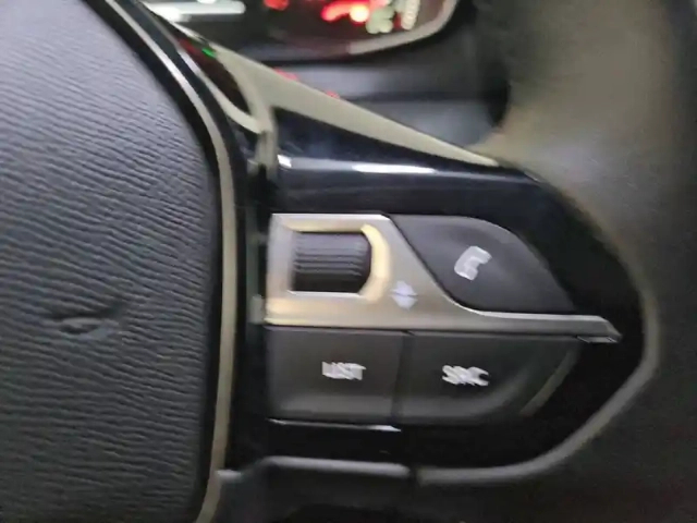 Peugeot 208 puretech 75 s&amp;s bvm5 — photo 29