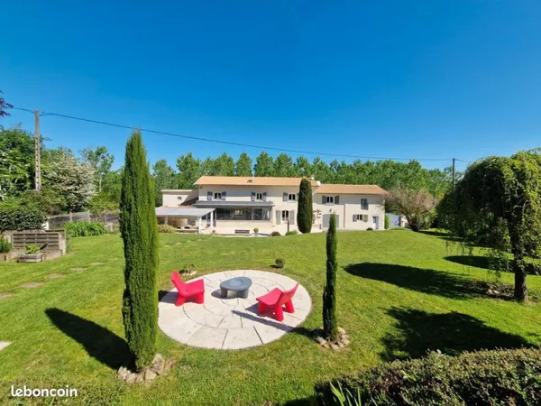 Superbe ferme authentique 261 m² / 4 ch. / terrain 2002 m² / calme