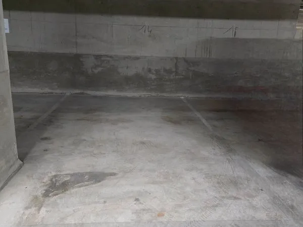 Place de parking Eden Roch Plaza