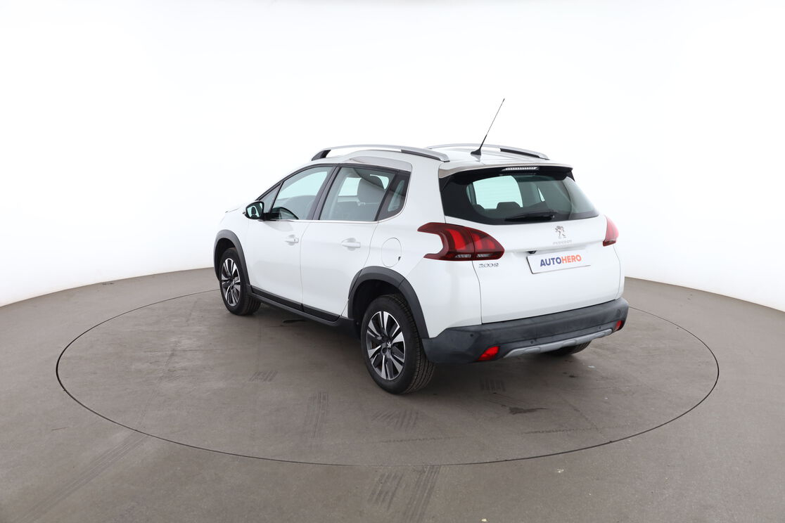 Peugeot 2008 1.2 PureTech Allure — photo 3