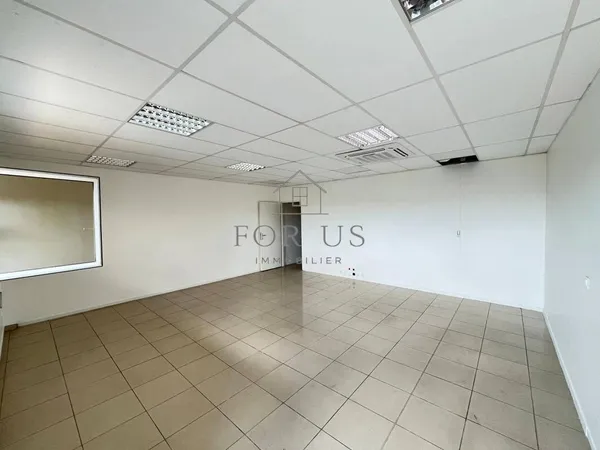 Bureaux 2 pièces 71 m²