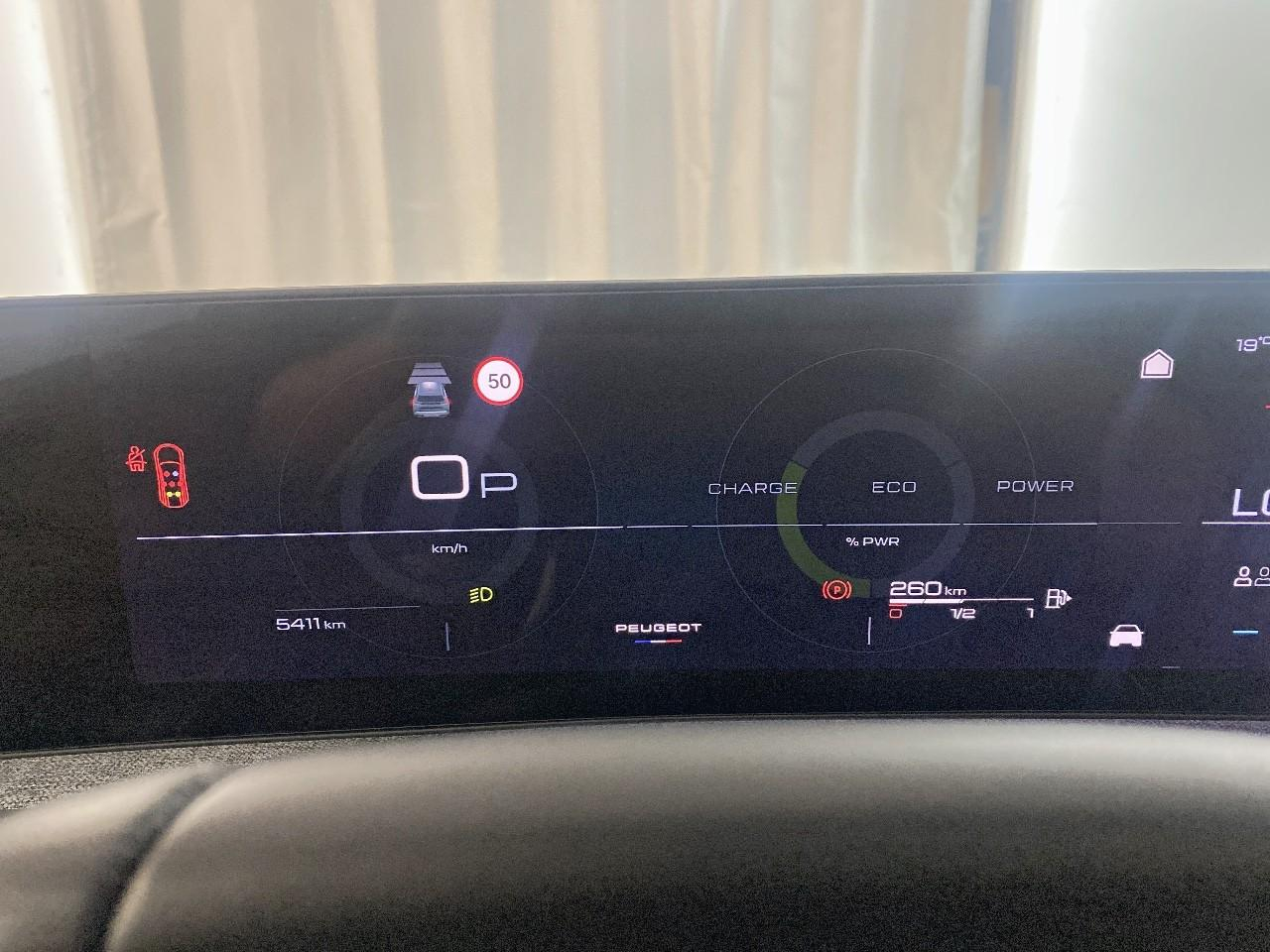 Peugeot 5008 hybrid 145 ch e-dcs6 allure — photo 13