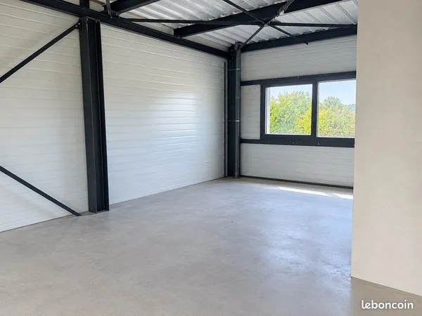 à louer - surface commerciale / professionnelle à landivisiau
