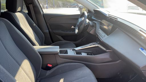 Peugeot 308 1.2 PureTech 130 EAT8 - Business – 2023 – 15167 km – Essence – Boîte Automatique — photo 17