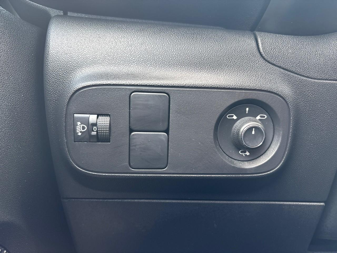 Citroën C3 1.2 puretech 83ch s&s shine — photo 17