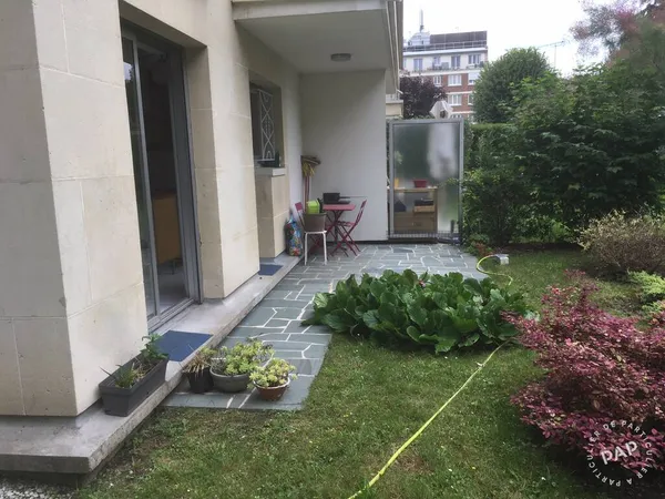 Studio 1 pièce 28 m²