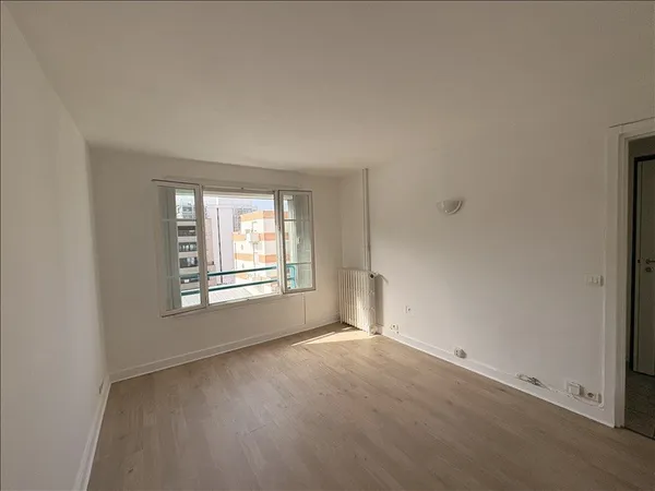 Studio 26,80 m² non meublé • Boulogne-Billancourt • 5€ étage