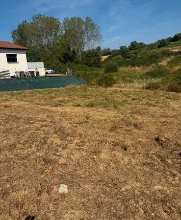Terrain 2 299 m² dont 780 m² constructibles - Permis accepté - Félines (07)