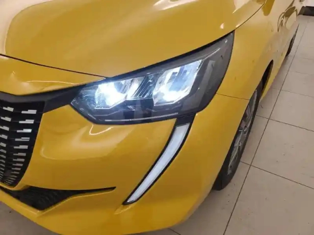 Peugeot 208 puretech 75 s&amp;s bvm5 — photo 16