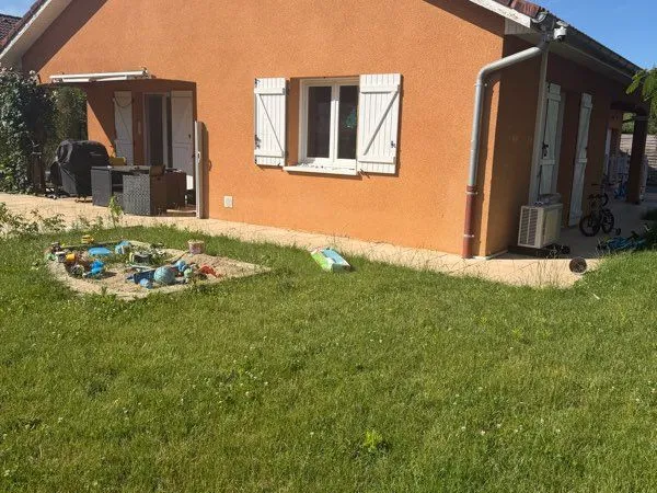 Maison plain-pied 130 m² rénovée - 3 chambres - dpe b - terrain 800 m² - montalieu-vercieu