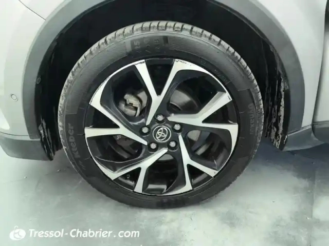 Toyota C-Hr 1.2t 2wd graphic — photo 22