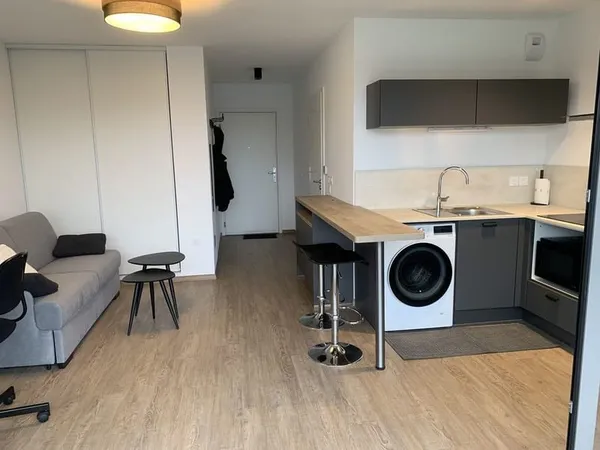 Studio avec terrasse quartier Coop