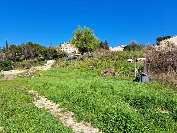 Terrain 2000m2 avec permis de construire