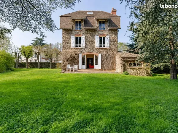 Maison 10 pièces 205 m²