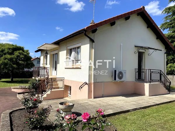 Maison saine de plain pied avec jardin arboré