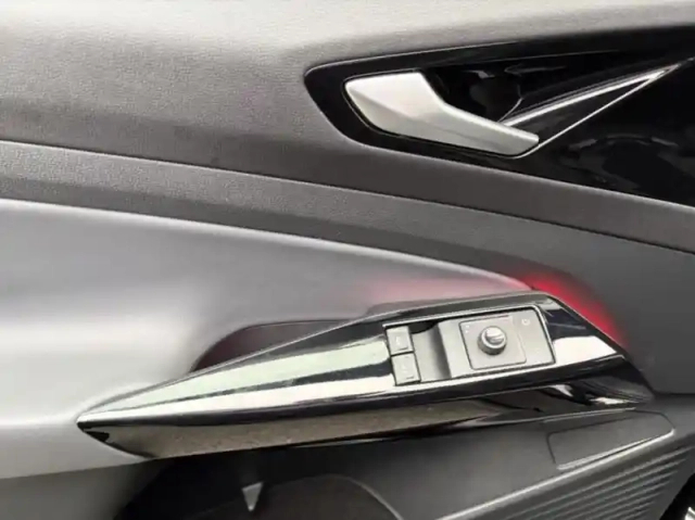Volkswagen Id.4 148ch pure 52 kwh — photo 11