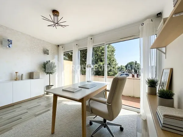 Local 4 pièces 84 m²