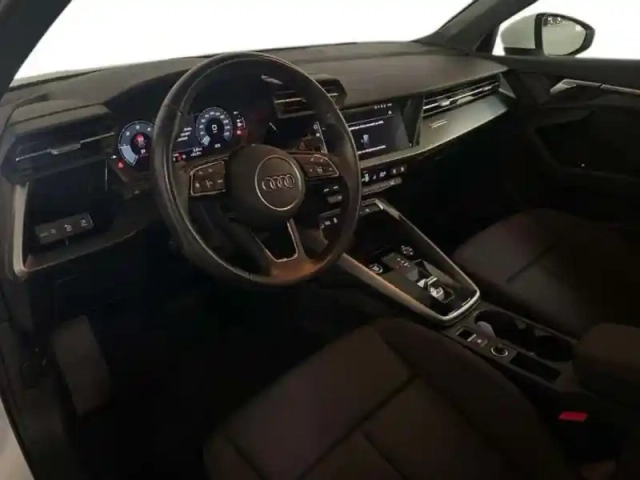 Audi A3 35 tdi 150 s tronic 7 business line — photo 9