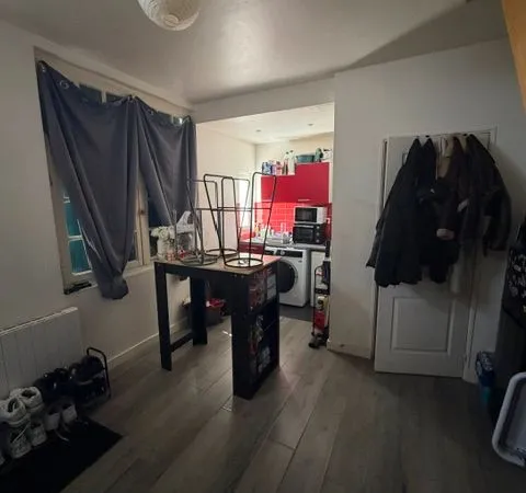 Location maison 1 pièce avec cour
