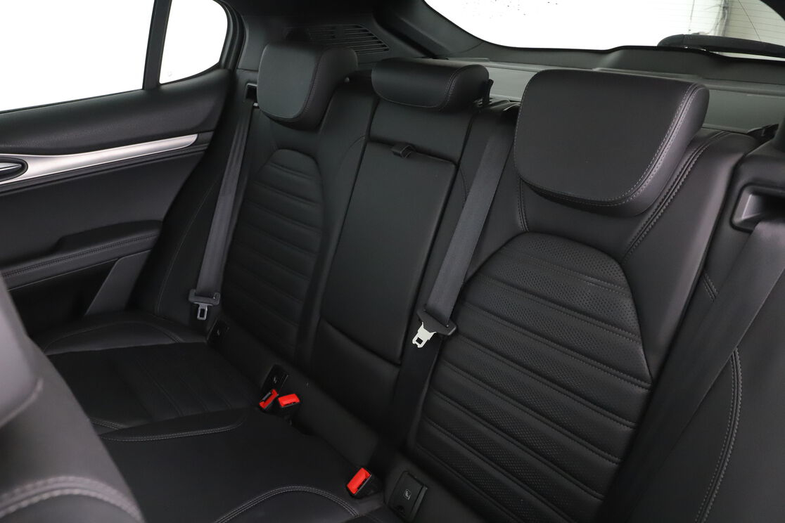 Alfa Romeo Stelvio 2.2 Diesel Q4 Super AT8 — photo 13