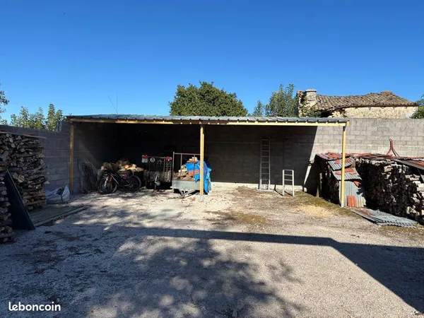 Stockage véhicule sous caport