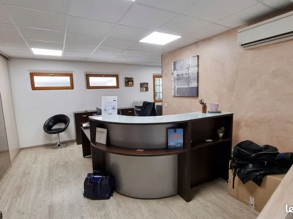 Bâtisse indépendante 100 m2 - bureaux
