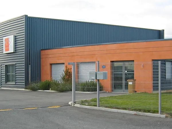 Bureau et espace de travail Location Saint-Georges-de-Reneins  173m² 1260€