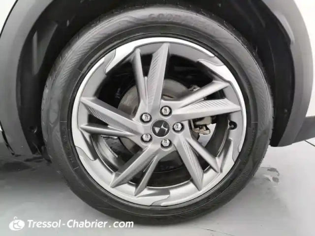 Ds Ds 7 ds7 crossback hybride e-tense 300 eat8 4x4 — photo 9