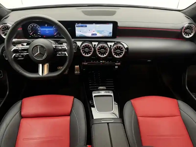 Mercedes Classe A 200 berline amg line — photo 11