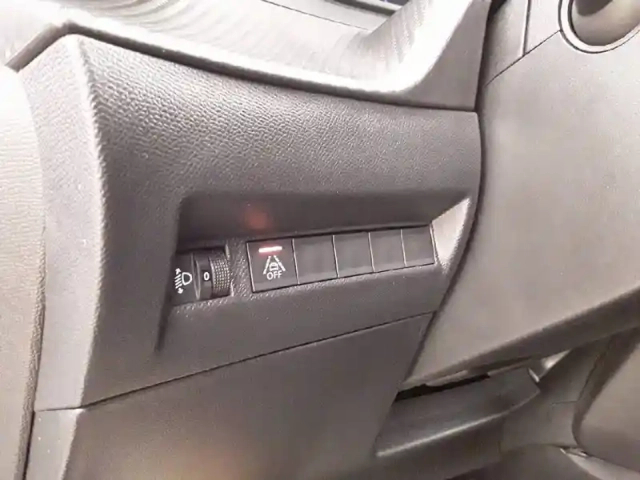 Peugeot 208 puretech 75 s&amp;s bvm5 — photo 49