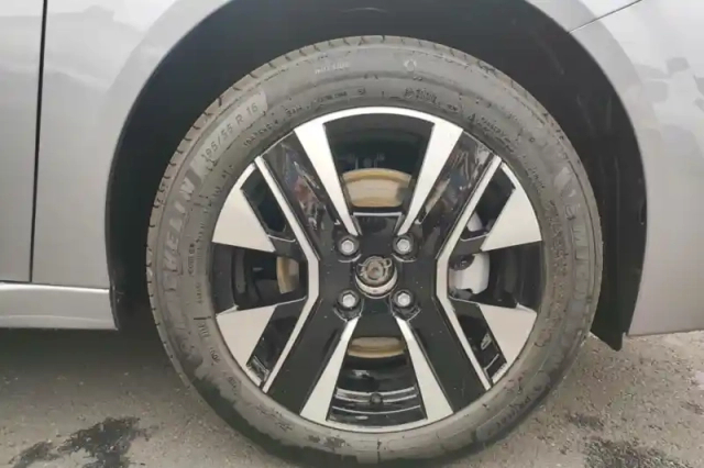 Peugeot 208 electrique 50 kwh 136ch — photo 14