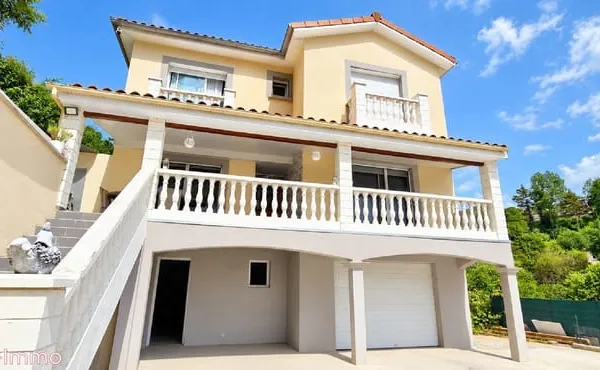 Unieux 42240 Proximité mairie SPACIEUSE MAISON FAMILIALE DE PLUS DE 170 M² AVEC 5 CHAMBRES ET GRAND 