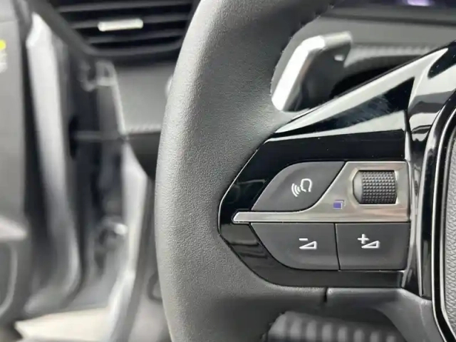 Peugeot 208 hybrid 110 ch e-dcs6 — photo 24