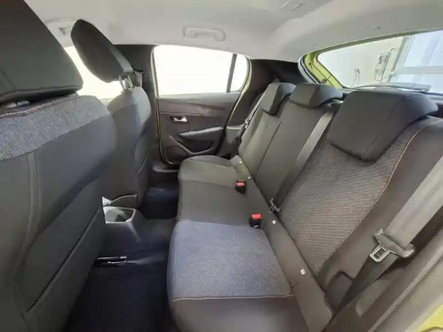 Peugeot 208 turbo 100 ch bvm6 — photo 12