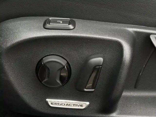 Volkswagen Passat 2.0 tdi evo scr 150 dsg7 — photo 14